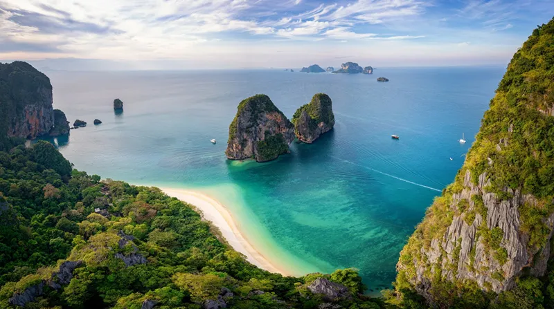 หาดถ้ำพระนาง กระบี่ พักผ่อนริมหาด ชมวิว ปีนผาสุดมันส์